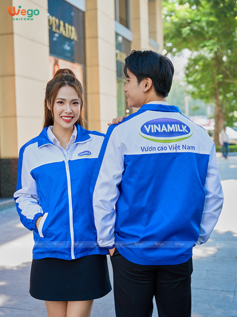 Đồng phục áo gió Cozyfree xanh bích phối trắng