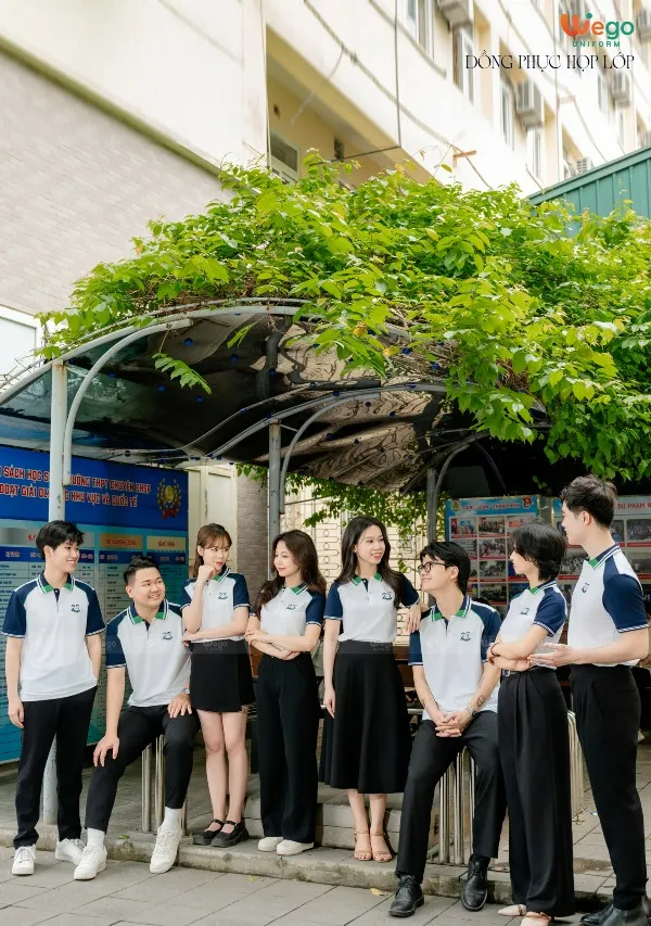 Đồng phục họp lớp màu trắng phối xanh đen